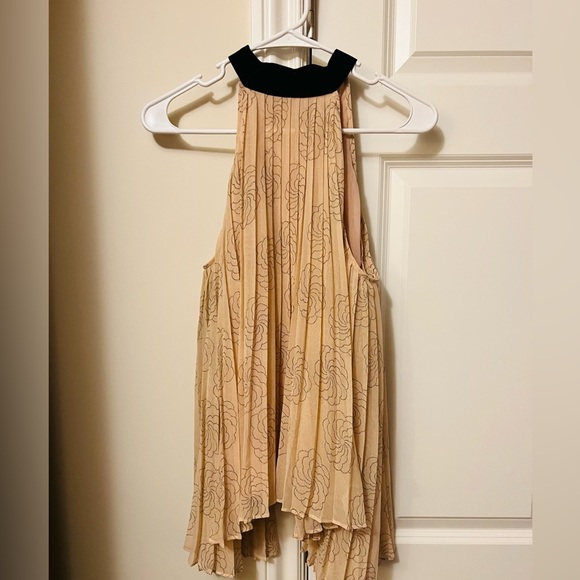 Chelsea28 Tops - Medium adorable sleeveless top from Nordstrom's